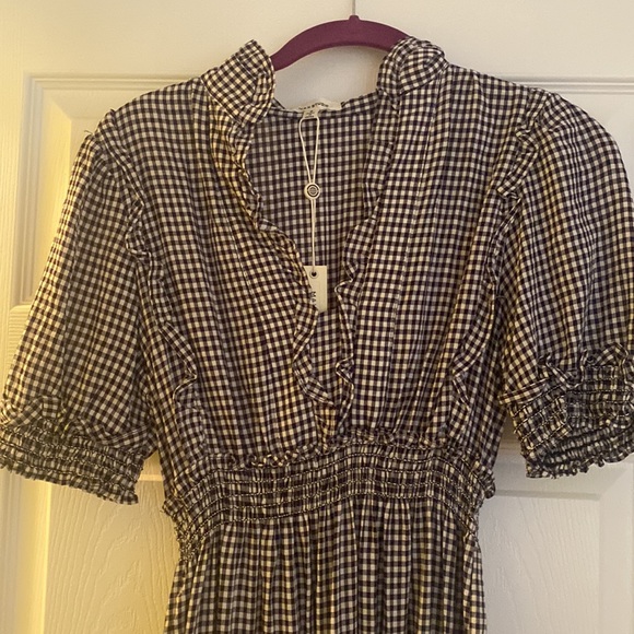 Beautiful long light weight summer dress by Max Studio. - Picture 3 of 5